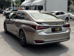 Lexus ES 300h Premium Edition - ფოტო 4