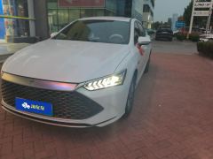 BYD Qin PLUS DM-i Honor Edition 1.5L 55km Leading Edition - фото 1