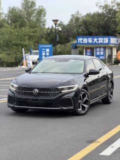 Volkswagen Passat Distinguished Edition 380TSI Longyao Edition - фото 2