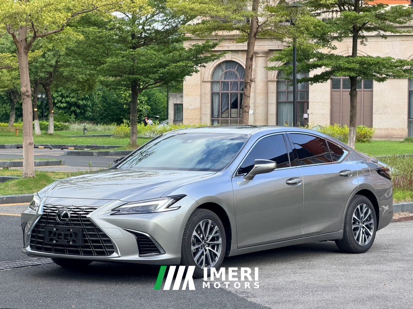 Lexus ES 300h Premium Edition - ავტომობილი ჩინეთიდან