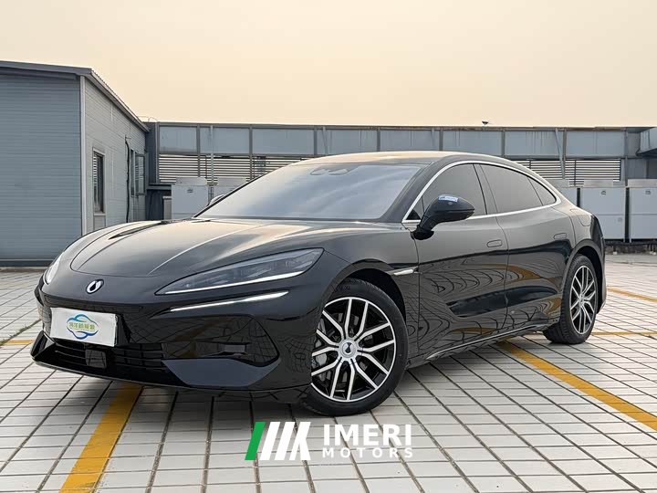 Denza Z9 1100km four-wheel drive Max version