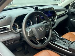 Toyota Highlander Dual-Engine 2.5L 4WD Elite Edition 7-seater - фото 12