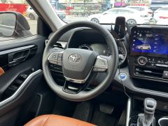 Toyota Highlander Dual-Engine 2.5L 4WD Elite Edition 7-seater - фото 15