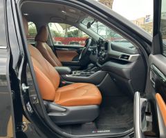 Toyota Highlander Dual-Engine 2.5L 4WD Elite Edition 7-seater - фото 18