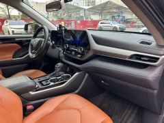 Toyota Highlander Dual-Engine 2.5L 4WD Elite Edition 7-seater - фото 19
