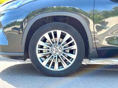 Toyota Highlander Dual-Engine 2.5L 4WD Prestige Edition 7-seater - фото 9