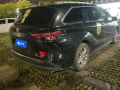 Toyota Sienna Dual-Engine 2.5L RWD Comfort Edition - photo 2