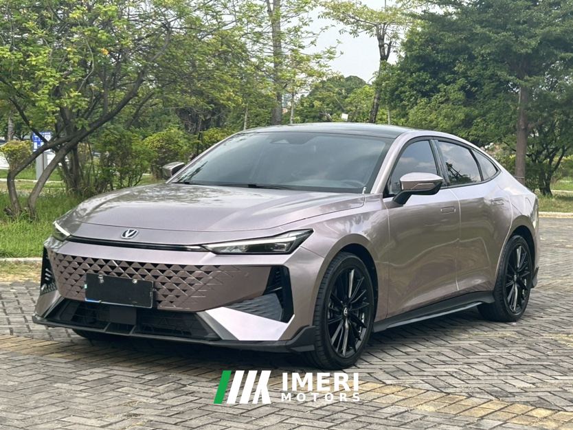 Changan UNI-V 1.5T Premium Sport - автомобиль из Китая