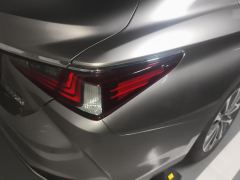 Lexus ES 200 Premium Edition - ფოტო 5