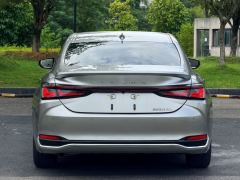 Lexus ES 300h Premium Edition - ფოტო 4