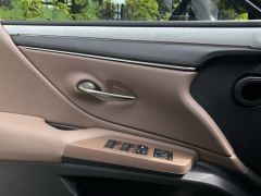 Lexus ES 300h Premium Edition - ფოტო 9