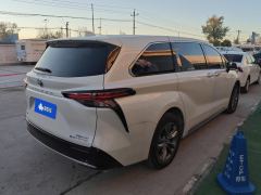 Toyota Sienna Dual-Engine 2.5L 4WD Prestige Edition - ფოტო 2
