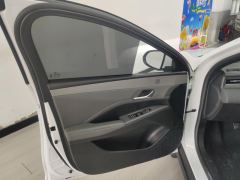 BYD Qin PLUS DM-i Smart Driving Edition 1.5L 55km Leading Edition - фото 12