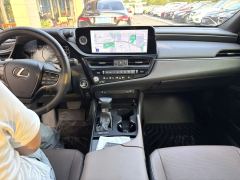 Lexus ES 200 Excellence Edition - ფოტო 4