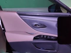 Lexus ES 200 Excellence Edition - ფოტო 12