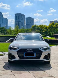 Audi A4L 200 Million Units Joyful Edition 40 TFSI Luxury Dynamic - фото 1