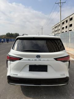 Toyota Sienna Dual-Engine 2.5L Luxury Edition - фото 5