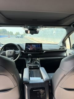 Toyota Sienna Dual-Engine 2.5L Luxury Edition - фото 8