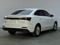 Roewe MG i5 1.5L CVT Luxury - ფოტო 13