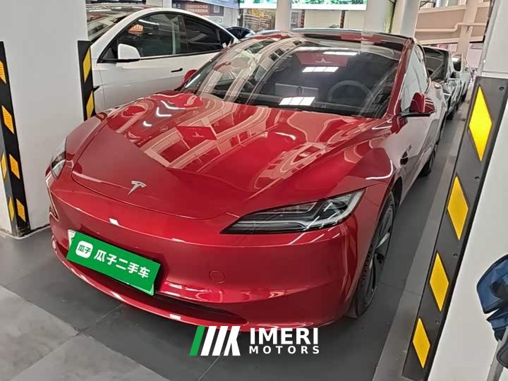 Tesla Model 3 Rear-Wheel Drive - автомобиль из Китая