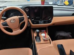 Lexus ES 200 Premium Edition - ფოტო 16