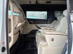 Toyota Alphard Hybrid 2.5L Premium Edition - фото 8