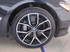 BMW 5 Series Facelift 530Li Luxury M Sport Package - фото 6