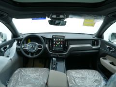 Volvo XC60 B5 AWD Smart Remote Luxury Edition - ფოტო 4