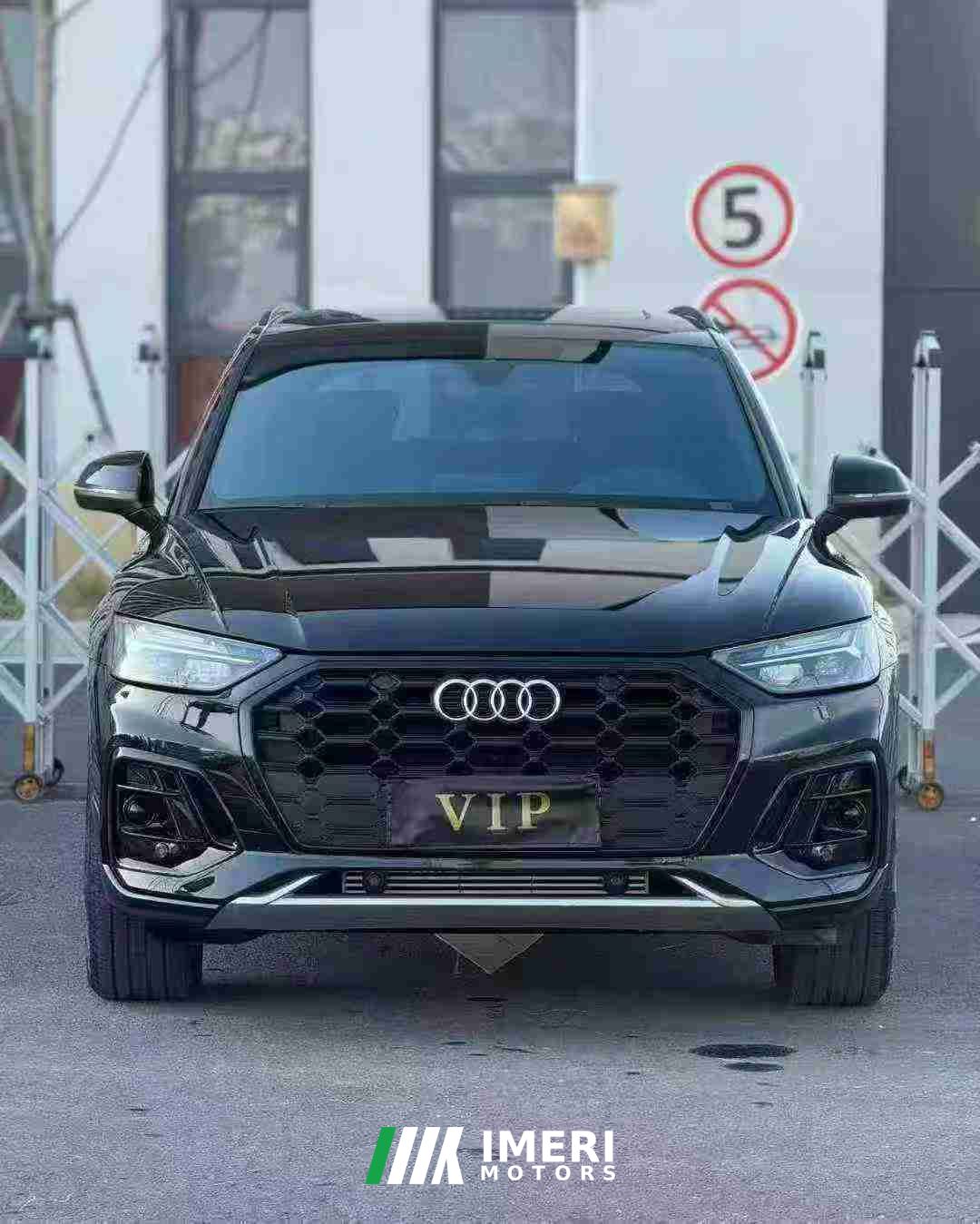 Audi Q5L 40 TFSI Luxury Dynamic - car from China