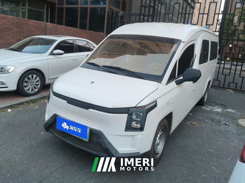 Dongfeng Giving wind gold warehouse 302km Value Edition