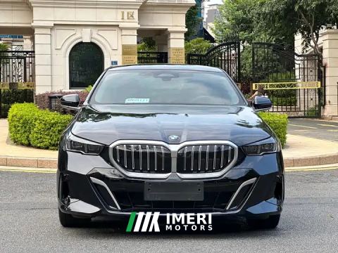 2025 BMW 5 Series 530Li Premier M Sport Package - автомобиль из Китая