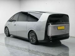 Li Auto Li Xiang MEGA Ultra - ფოტო 7