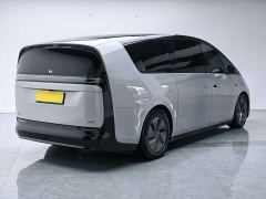 Li Auto Li Xiang MEGA Ultra - ფოტო 8