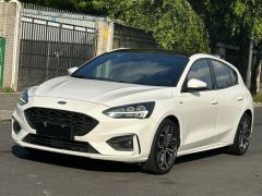 Ford Focus EcoBoost 180 ST Line - photo 1