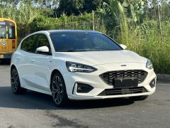 Ford Focus EcoBoost 180 ST Line - photo 3