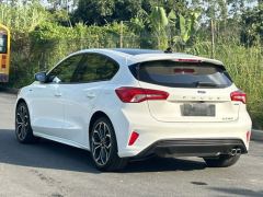 Ford Focus EcoBoost 180 ST Line - photo 4