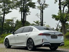 BMW 5 Series 525Li M Sport Package - photo 4