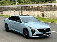 Cadillac CT5 28T Track Performance Edition with Peak Track Package - ფოტო 3