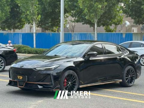 2023 Changan UNI-V 1.5T Sport Edition - автомобиль из Китая