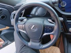 Lexus ES 200 Excellence Edition - ფოტო 18