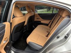 Lexus ES 300h Excellence Edition - ფოტო 11