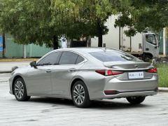 Lexus ES 300h Excellence Edition - ფოტო 16