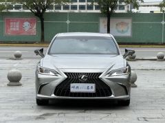 Lexus ES 300h Excellence Edition - ფოტო 2