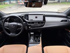 Lexus ES 300h Excellence Edition - ფოტო 4