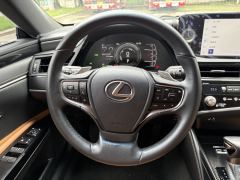 Lexus ES 300h Excellence Edition - ფოტო 9