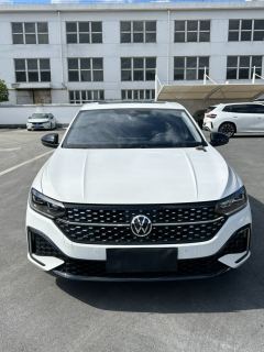 Volkswagen Lavida 300TSI Edition - photo 1