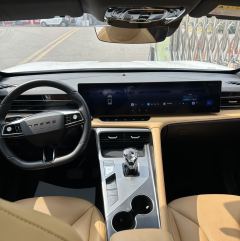 Roewe RX5 PLUS 330TGI Edition - фото 9
