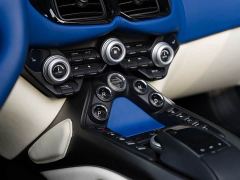 Aston Martin V8 Vantage 4.0T V8 Roadster - ფოტო 10