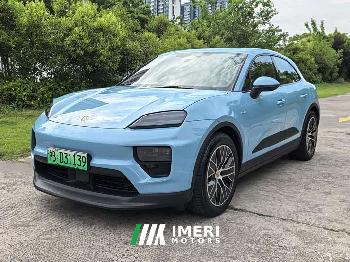 Porsche 2024 Porsche Macan Electric Long Range