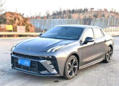 Lynk & Co 03 Champion 1.5T Dual Clutch 2WD Pro 5-seater - ფოტო 1